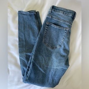 H&M blue denim skinny jeans